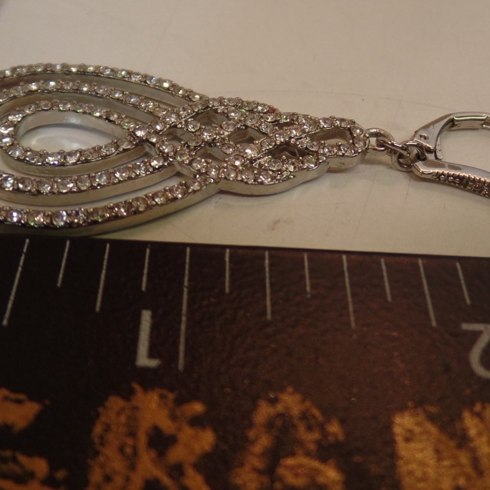 Sparkling Silvertone Chandelier Leverback Earrings Brand New On Card (Bee Logo) - Picture 8 of 10